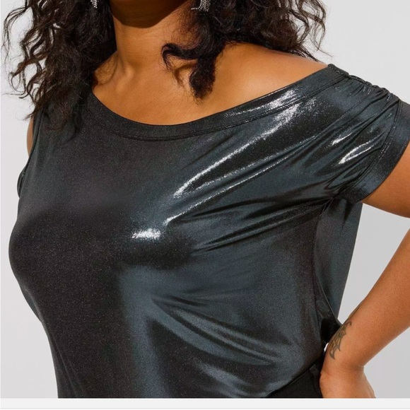 Torrid - Liquid Shine Off Shoulder Top - 2x - Picture 5 of 9